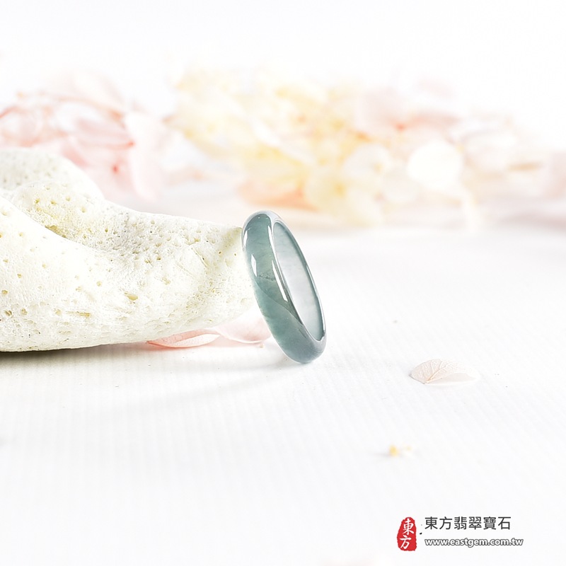 翡翠戒指|天然玉石玉戒・日常配戴與送禮款式|圓滿和合・平安順遂・吉祥如意・福氣常伴・情緣長久|翡翠玉戒・版指戒・板指戒・結婚戒指・男女對戒・情侶對戒|可客製化訂做各式翡翠戒指、吊墜、玉珮與項鍊|RNG1134|商品照片與資料介紹 6 翡翠戒指|天然玉石玉戒・日常配戴與送禮款式|圓滿和合・平安順遂・吉祥如意・福氣常伴・情緣長久|翡翠玉戒・版指戒・板指戒・結婚戒指・男女對戒・情侶對戒|可客製化訂做各式翡翠戒指、吊墜、玉珮與項鍊|RNG1134|商品照片與資料介紹 6