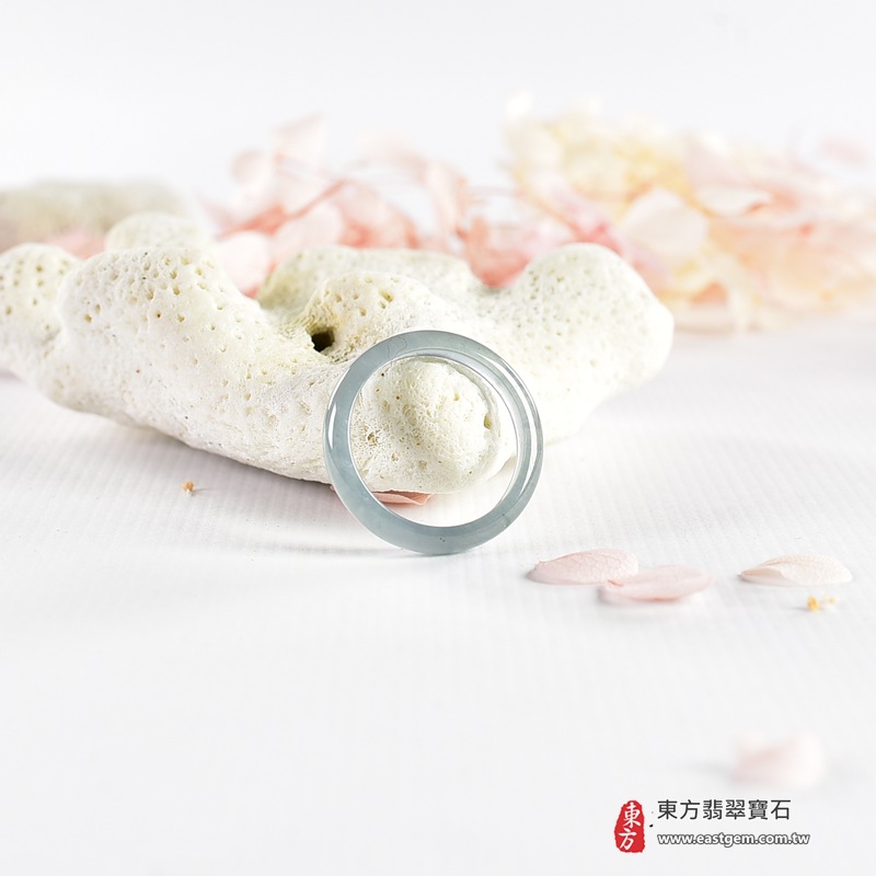 翡翠戒指|天然玉石玉戒・日常配戴與送禮款式|圓滿和合・平安順遂・吉祥如意・福氣常伴・情緣長久|翡翠玉戒・版指戒・板指戒・結婚戒指・男女對戒・情侶對戒|可客製化訂做各式翡翠戒指、吊墜、玉珮與項鍊|RNG1138|商品照片與資料介紹 5 翡翠戒指|天然玉石玉戒・日常配戴與送禮款式|圓滿和合・平安順遂・吉祥如意・福氣常伴・情緣長久|翡翠玉戒・版指戒・板指戒・結婚戒指・男女對戒・情侶對戒|可客製化訂做各式翡翠戒指、吊墜、玉珮與項鍊|RNG1138|商品照片與資料介紹 5
