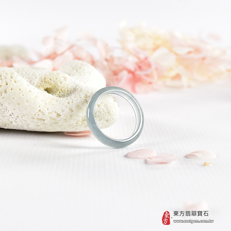 翡翠戒指|天然玉石玉戒・日常配戴與送禮款式|圓滿和合・平安順遂・吉祥如意・福氣常伴・情緣長久|翡翠玉戒・版指戒・板指戒・結婚戒指・男女對戒・情侶對戒|可客製化訂做各式翡翠戒指、吊墜、玉珮與項鍊|RNG1138|商品照片與資料介紹 6 翡翠戒指|天然玉石玉戒・日常配戴與送禮款式|圓滿和合・平安順遂・吉祥如意・福氣常伴・情緣長久|翡翠玉戒・版指戒・板指戒・結婚戒指・男女對戒・情侶對戒|可客製化訂做各式翡翠戒指、吊墜、玉珮與項鍊|RNG1138|商品照片與資料介紹 6