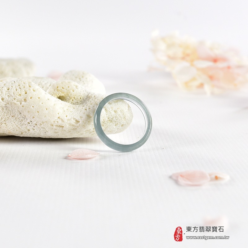 翡翠戒指|天然玉石玉戒・日常配戴與送禮款式|圓滿和合・平安順遂・吉祥如意・福氣常伴・情緣長久|翡翠玉戒・版指戒・板指戒・結婚戒指・男女對戒・情侶對戒|可客製化訂做各式翡翠戒指、吊墜、玉珮與項鍊|RNG1144|商品照片與資料介紹 3 翡翠戒指|天然玉石玉戒・日常配戴與送禮款式|圓滿和合・平安順遂・吉祥如意・福氣常伴・情緣長久|翡翠玉戒・版指戒・板指戒・結婚戒指・男女對戒・情侶對戒|可客製化訂做各式翡翠戒指、吊墜、玉珮與項鍊|RNG1144|商品照片與資料介紹 3