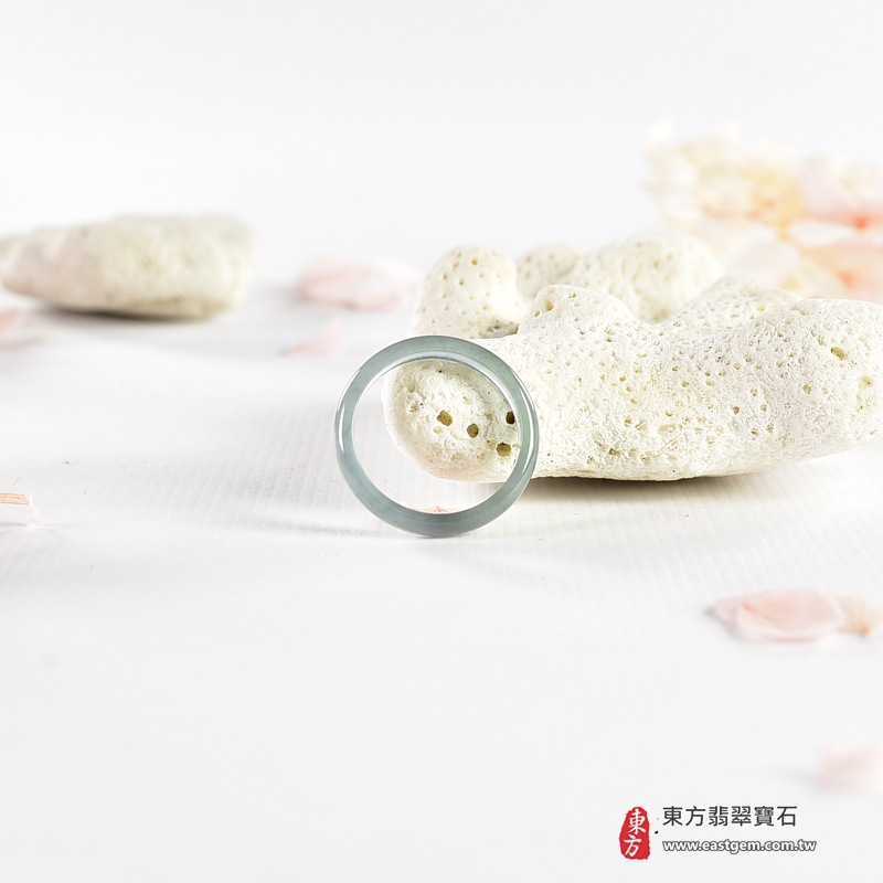 翡翠戒指|天然玉石玉戒・日常配戴與送禮款式|圓滿和合・平安順遂・吉祥如意・福氣常伴・情緣長久|翡翠玉戒・版指戒・板指戒・結婚戒指・男女對戒・情侶對戒|可客製化訂做各式翡翠戒指、吊墜、玉珮與項鍊|RNG1144|商品照片與資料介紹 5 翡翠戒指|天然玉石玉戒・日常配戴與送禮款式|圓滿和合・平安順遂・吉祥如意・福氣常伴・情緣長久|翡翠玉戒・版指戒・板指戒・結婚戒指・男女對戒・情侶對戒|可客製化訂做各式翡翠戒指、吊墜、玉珮與項鍊|RNG1144|商品照片與資料介紹 5