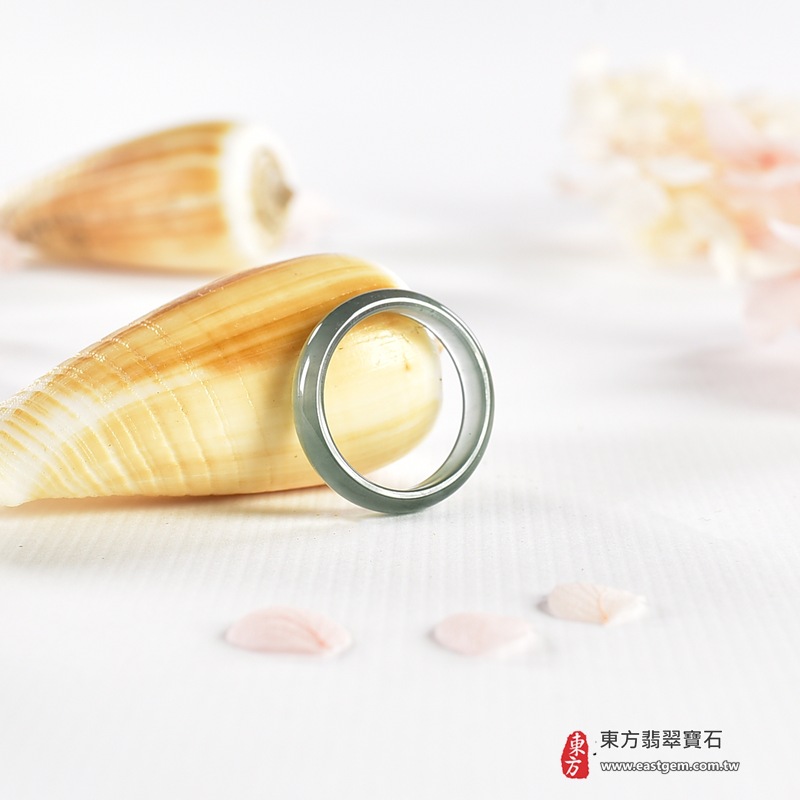 翡翠戒指|天然玉石玉戒・日常配戴與送禮款式|圓滿和合・平安順遂・吉祥如意・福氣常伴・情緣長久|翡翠玉戒・版指戒・板指戒・結婚戒指・男女對戒・情侶對戒|可客製化訂做各式翡翠戒指、吊墜、玉珮與項鍊|RNG1149|商品照片與資料介紹 6 翡翠戒指|天然玉石玉戒・日常配戴與送禮款式|圓滿和合・平安順遂・吉祥如意・福氣常伴・情緣長久|翡翠玉戒・版指戒・板指戒・結婚戒指・男女對戒・情侶對戒|可客製化訂做各式翡翠戒指、吊墜、玉珮與項鍊|RNG1149|商品照片與資料介紹 6