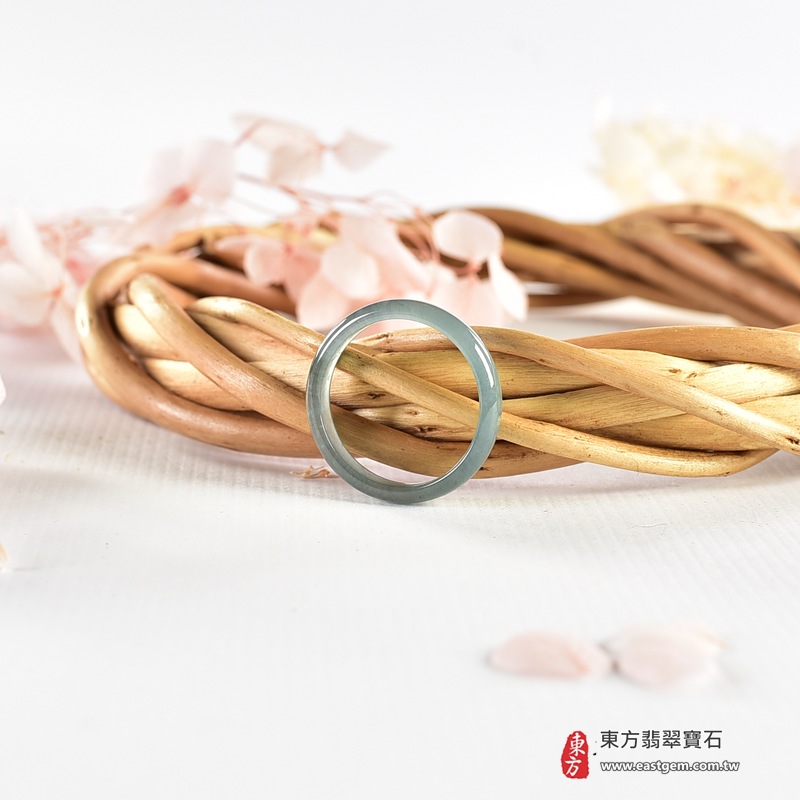 翡翠戒指|天然玉石玉戒・日常配戴與送禮款式|圓滿和合・平安順遂・吉祥如意・福氣常伴・情緣長久|翡翠玉戒・版指戒・板指戒・結婚戒指・男女對戒・情侶對戒|可客製化訂做各式翡翠戒指、吊墜、玉珮與項鍊|RNG1154|商品照片與資料介紹 4 翡翠戒指|天然玉石玉戒・日常配戴與送禮款式|圓滿和合・平安順遂・吉祥如意・福氣常伴・情緣長久|翡翠玉戒・版指戒・板指戒・結婚戒指・男女對戒・情侶對戒|可客製化訂做各式翡翠戒指、吊墜、玉珮與項鍊|RNG1154|商品照片與資料介紹 4