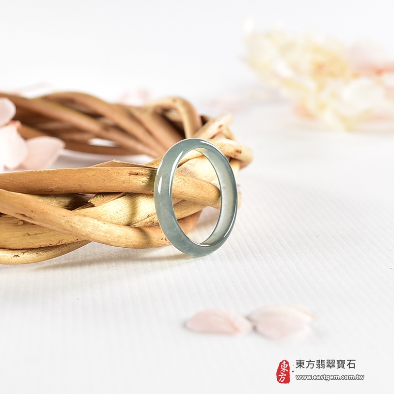翡翠戒指|天然玉石玉戒・日常配戴與送禮款式|圓滿和合・平安順遂・吉祥如意・福氣常伴・情緣長久|翡翠玉戒・版指戒・板指戒・結婚戒指・男女對戒・情侶對戒|可客製化訂做各式翡翠戒指、吊墜、玉珮與項鍊|RNG1154|商品照片與資料介紹 6 翡翠戒指|天然玉石玉戒・日常配戴與送禮款式|圓滿和合・平安順遂・吉祥如意・福氣常伴・情緣長久|翡翠玉戒・版指戒・板指戒・結婚戒指・男女對戒・情侶對戒|可客製化訂做各式翡翠戒指、吊墜、玉珮與項鍊|RNG1154|商品照片與資料介紹 6