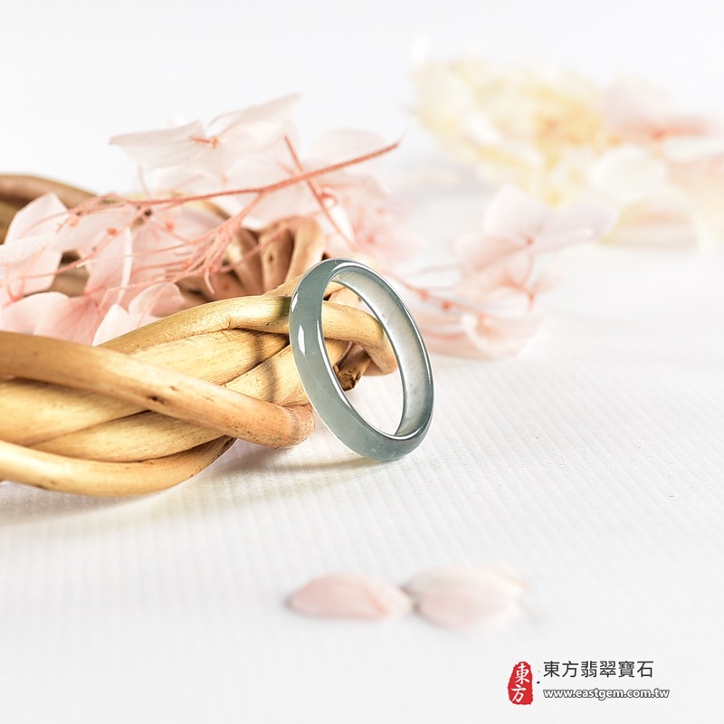 翡翠戒指|天然玉石玉戒・日常配戴與送禮款式|圓滿和合・平安順遂・吉祥如意・福氣常伴・情緣長久|翡翠玉戒・版指戒・板指戒・結婚戒指・男女對戒・情侶對戒|可客製化訂做各式翡翠戒指、吊墜、玉珮與項鍊|RNG1154|商品照片與資料介紹 7 翡翠戒指|天然玉石玉戒・日常配戴與送禮款式|圓滿和合・平安順遂・吉祥如意・福氣常伴・情緣長久|翡翠玉戒・版指戒・板指戒・結婚戒指・男女對戒・情侶對戒|可客製化訂做各式翡翠戒指、吊墜、玉珮與項鍊|RNG1154|商品照片與資料介紹 7