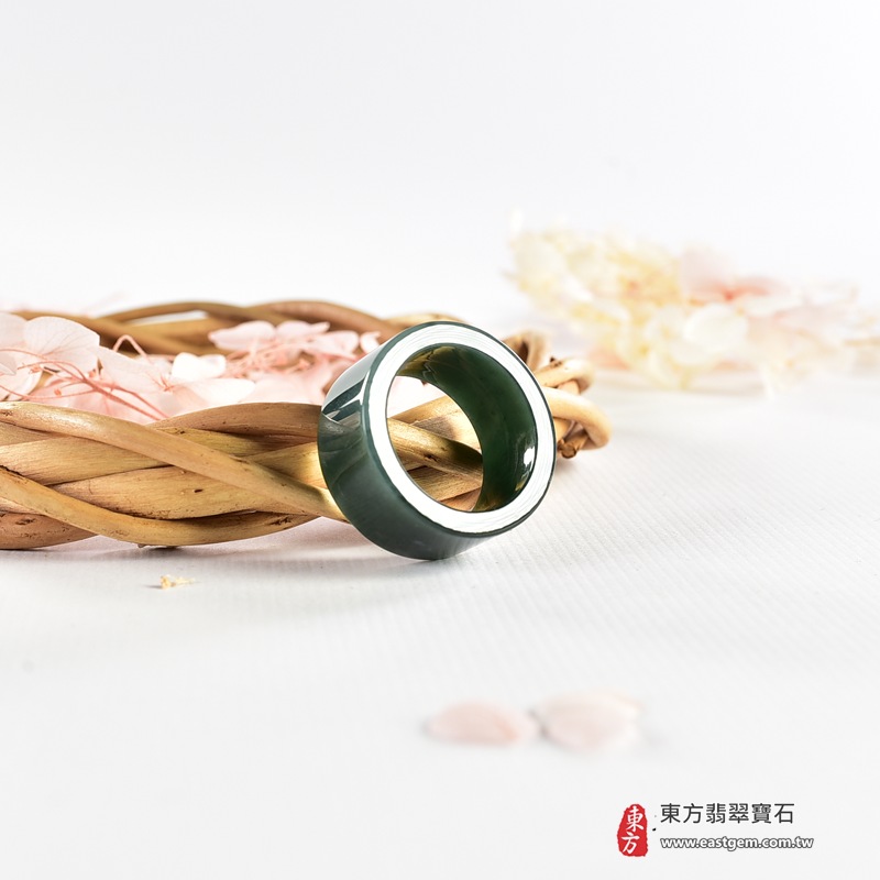 翡翠戒指|天然玉石玉戒・日常配戴與送禮款式|圓滿和合・平安順遂・吉祥如意・福氣常伴・情緣長久|翡翠玉戒・版指戒・板指戒・結婚戒指・男女對戒・情侶對戒|可客製化訂做各式翡翠戒指、吊墜、玉珮與項鍊|RNG1156|商品照片與資料介紹 7 翡翠戒指|天然玉石玉戒・日常配戴與送禮款式|圓滿和合・平安順遂・吉祥如意・福氣常伴・情緣長久|翡翠玉戒・版指戒・板指戒・結婚戒指・男女對戒・情侶對戒|可客製化訂做各式翡翠戒指、吊墜、玉珮與項鍊|RNG1156|商品照片與資料介紹 7