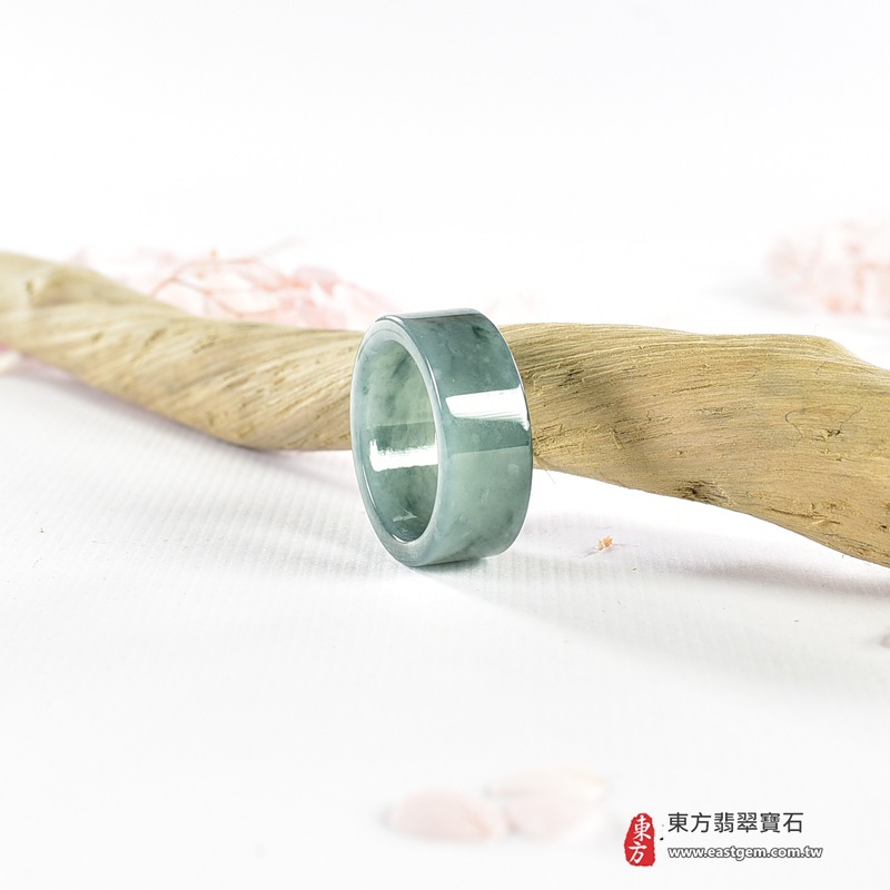 翡翠戒指|天然玉石玉戒・日常配戴與送禮款式|圓滿和合・平安順遂・吉祥如意・福氣常伴・情緣長久|翡翠玉戒・版指戒・板指戒・結婚戒指・男女對戒・情侶對戒|可客製化訂做各式翡翠戒指、吊墜、玉珮與項鍊|RNG1161|商品照片與資料介紹 9 翡翠戒指|天然玉石玉戒・日常配戴與送禮款式|圓滿和合・平安順遂・吉祥如意・福氣常伴・情緣長久|翡翠玉戒・版指戒・板指戒・結婚戒指・男女對戒・情侶對戒|可客製化訂做各式翡翠戒指、吊墜、玉珮與項鍊|RNG1161|商品照片與資料介紹 9