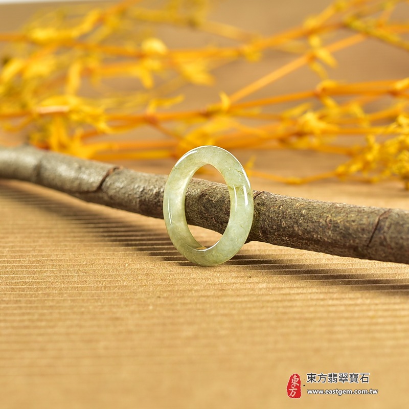 翡翠戒指|天然玉石玉戒・日常配戴與送禮款式|圓滿和合・平安順遂・吉祥如意・福氣常伴・情緣長久|翡翠玉戒・版指戒・板指戒・結婚戒指・男女對戒・情侶對戒|可客製化訂做各式翡翠戒指、吊墜、玉珮與項鍊|RNG1171|商品照片與資料介紹 7 翡翠戒指|天然玉石玉戒・日常配戴與送禮款式|圓滿和合・平安順遂・吉祥如意・福氣常伴・情緣長久|翡翠玉戒・版指戒・板指戒・結婚戒指・男女對戒・情侶對戒|可客製化訂做各式翡翠戒指、吊墜、玉珮與項鍊|RNG1171|商品照片與資料介紹 7