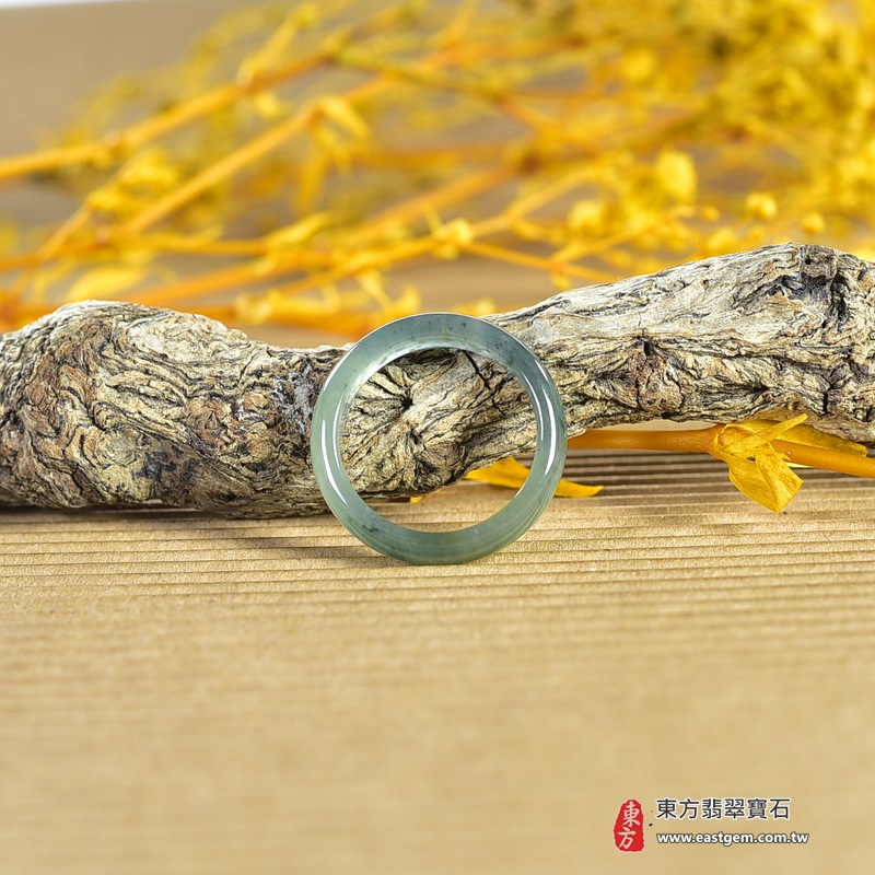 翡翠戒指｜天然玉石玉戒・日常配戴與送禮款式｜圓滿和合・平安順遂・吉祥如意・福氣常伴・情緣長久｜翡翠玉戒・版指戒・板指戒・結婚戒指・男女對戒・情侶對戒｜可客製化訂做各式翡翠戒指、吊墜、玉珮與項鍊｜RNG1182｜商品照片與資料介紹 5