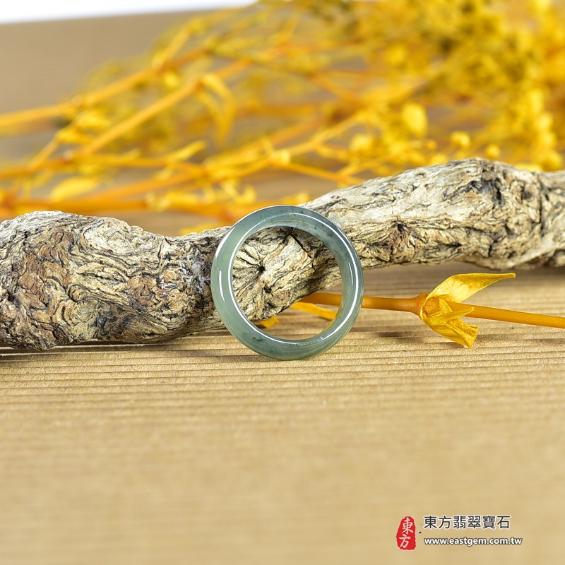 翡翠戒指｜天然玉石玉戒・日常配戴與送禮款式｜圓滿和合・平安順遂・吉祥如意・福氣常伴・情緣長久｜翡翠玉戒・版指戒・板指戒・結婚戒指・男女對戒・情侶對戒｜可客製化訂做各式翡翠戒指、吊墜、玉珮與項鍊｜RNG1182｜商品照片與資料介紹 6