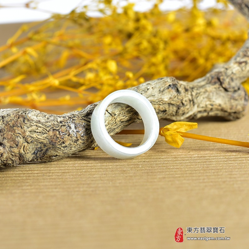 翡翠戒指|天然玉石玉戒・日常配戴與送禮款式|圓滿和合・平安順遂・吉祥如意・福氣常伴・情緣長久|翡翠玉戒・版指戒・板指戒・結婚戒指・男女對戒・情侶對戒|可客製化訂做各式翡翠戒指、吊墜、玉珮與項鍊|RNG1183|商品照片與資料介紹 3 翡翠戒指|天然玉石玉戒・日常配戴與送禮款式|圓滿和合・平安順遂・吉祥如意・福氣常伴・情緣長久|翡翠玉戒・版指戒・板指戒・結婚戒指・男女對戒・情侶對戒|可客製化訂做各式翡翠戒指、吊墜、玉珮與項鍊|RNG1183|商品照片與資料介紹 3