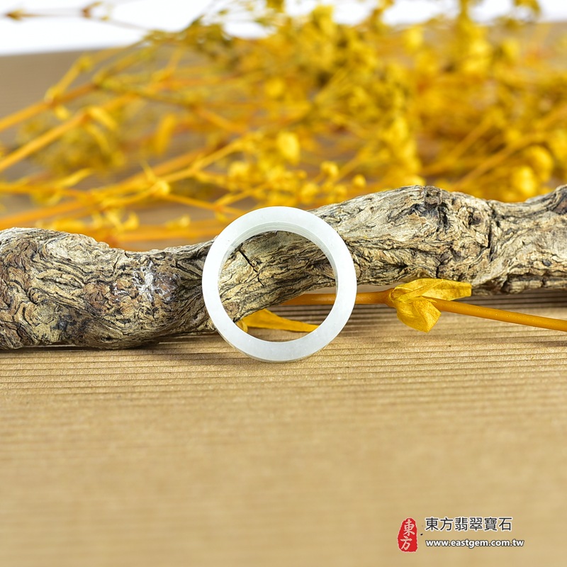 翡翠戒指|天然玉石玉戒・日常配戴與送禮款式|圓滿和合・平安順遂・吉祥如意・福氣常伴・情緣長久|翡翠玉戒・版指戒・板指戒・結婚戒指・男女對戒・情侶對戒|可客製化訂做各式翡翠戒指、吊墜、玉珮與項鍊|RNG1183|商品照片與資料介紹 4 翡翠戒指|天然玉石玉戒・日常配戴與送禮款式|圓滿和合・平安順遂・吉祥如意・福氣常伴・情緣長久|翡翠玉戒・版指戒・板指戒・結婚戒指・男女對戒・情侶對戒|可客製化訂做各式翡翠戒指、吊墜、玉珮與項鍊|RNG1183|商品照片與資料介紹 4