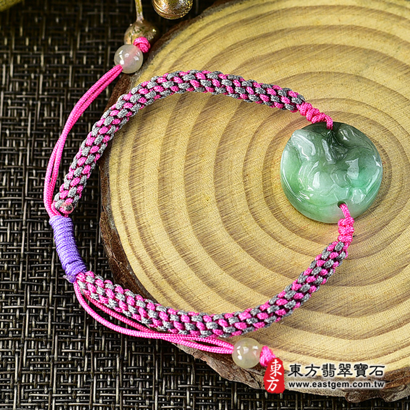 生肖馬A貨翡翠玉珮手鍊 淡綠色糯種緬甸玉馬牌玉墜 溫潤玉感與自然綠色層次 馬牌雕刻搭配桃紅灰黑編繩及紫色繩結 寄託一馬當先 馬到成功 龍馬精神 積極進取與平安順心的吉祥祝福 OHO001 附A貨翡翠雙證書 男女日常配戴 生肖紀念與生日心意贈禮 可洽詢客製化翡翠馬吊墜玉珮手鍊及手圍調整-7 生肖馬A貨翡翠玉珮手鍊 淡綠色糯種緬甸玉馬牌玉墜 溫潤玉感與自然綠色層次 馬牌雕刻搭配桃紅灰黑編繩及紫色繩結 寄託一馬當先 馬到成功 龍馬精神 積極進取與平安順心的吉祥祝福 OHO001 附A貨翡翠雙證書 男女日常配戴 生肖紀念與生日心意贈禮 可洽詢客製化翡翠馬吊墜玉珮手鍊及手圍調整-7