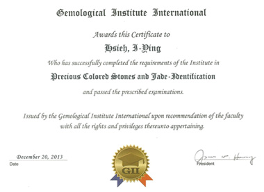 G.I.I.(Gemological Institute International)為美國加州教育部正式核准設立寶石學院。1991年由台灣的史丹佛寶石鑑定股份有限公司引進台灣,在世界各國皆有分校。G.I.I.的畢業證書位美國加州教育部所認可頒發,是珠寶鑑定界的重要證明文件示意圖 G.I.I.(Gemological Institute International)為美國加州教育部正式核准設立寶石學院。1991年由台灣的史丹佛寶石鑑定股份有限公司引進台灣,在世界各國皆有分校。G.I.I.的畢業證書位美國加州教育部所認可頒發,是珠寶鑑定界的重要證明文件