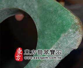 豆種手鐲原礦。已經將手鐲開出示意圖 豆種手鐲原礦。已經將手鐲開出
