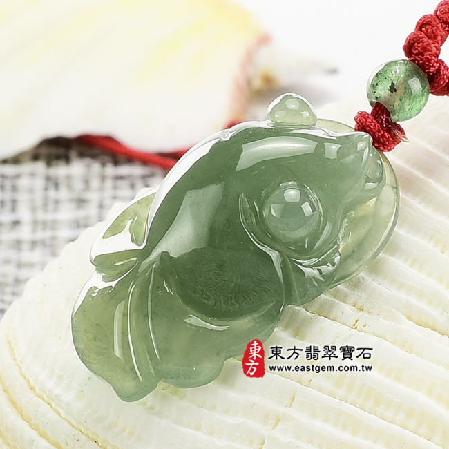 金魚與錢幣 右側照片 (已出售勿下標,可訂做)翡翠魚項鍊玉珮(金魚與錢幣、金玉滿堂:魚牌A貨翡翠魚玉珮、緬甸玉魚玉墜)。油青糯種魚,FI043。客製化訂做各種翡翠魚吊墜玉珮項鍊。★附A貨翡翠雙證書 金魚與錢幣 右側照片 (已出售勿下標,可訂做)翡翠魚項鍊玉珮(金魚與錢幣、金玉滿堂:魚牌A貨翡翠魚玉珮、緬甸玉魚玉墜)。油青糯種魚,FI043。客製化訂做各種翡翠魚吊墜玉珮項鍊。★附A貨翡翠雙證書