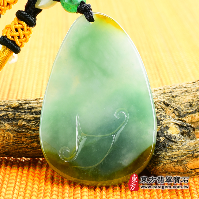 連年有魚 背面照片 翡翠魚項鍊玉珮(連年有魚:魚牌A貨翡翠魚玉珮、緬甸玉魚玉墜)。淡綠糯豆種帶黃色魚,FI042。客製化訂做各種翡翠魚吊墜玉珮項鍊。★附A貨翡翠雙證書 連年有魚 背面照片 翡翠魚項鍊玉珮(連年有魚:魚牌A貨翡翠魚玉珮、緬甸玉魚玉墜)。淡綠糯豆種帶黃色魚,FI042。客製化訂做各種翡翠魚吊墜玉珮項鍊。★附A貨翡翠雙證書