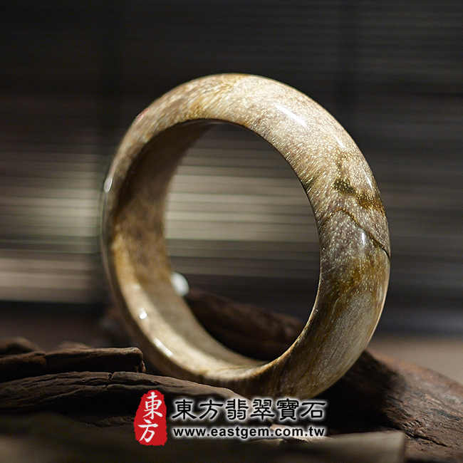 木化石天然手鐲左側照片 木化石手鐲、樹化玉手鐲。(淺咖啡色,圓鐲18,WO009)。客製化訂做各種木化石手鐲、樹化玉手鐲。★附東方翡翠寶石雙證書 木化石天然手鐲左側照片 木化石手鐲、樹化玉手鐲。(淺咖啡色,圓鐲18,WO009)。客製化訂做各種木化石手鐲、樹化玉手鐲。★附東方翡翠寶石雙證書