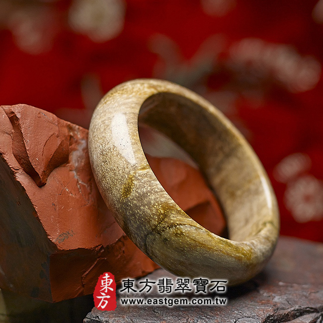 木化石天然手鐲右側照片 木化石手鐲、樹化玉手鐲。(淺咖啡色,圓鐲18,WO009)。客製化訂做各種木化石手鐲、樹化玉手鐲。★附東方翡翠寶石雙證書 木化石天然手鐲右側照片 木化石手鐲、樹化玉手鐲。(淺咖啡色,圓鐲18,WO009)。客製化訂做各種木化石手鐲、樹化玉手鐲。★附東方翡翠寶石雙證書