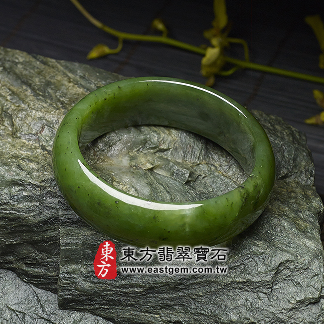 和田碧玉天然手鐲玉鐲 平面照片 碧玉手鐲、俄羅斯碧玉手鐲。(綠色,和田玉手鐲玉鐲,和闐玉手鐲玉鐲,些微透光,圓鐲18.5,RA007)。客製化訂做各種碧玉手鐲,和田玉鐲。★附和田玉雙證書 和田碧玉天然手鐲玉鐲 平面照片 碧玉手鐲、俄羅斯碧玉手鐲。(綠色,和田玉手鐲玉鐲,和闐玉手鐲玉鐲,些微透光,圓鐲18.5,RA007)。客製化訂做各種碧玉手鐲,和田玉鐲。★附和田玉雙證書