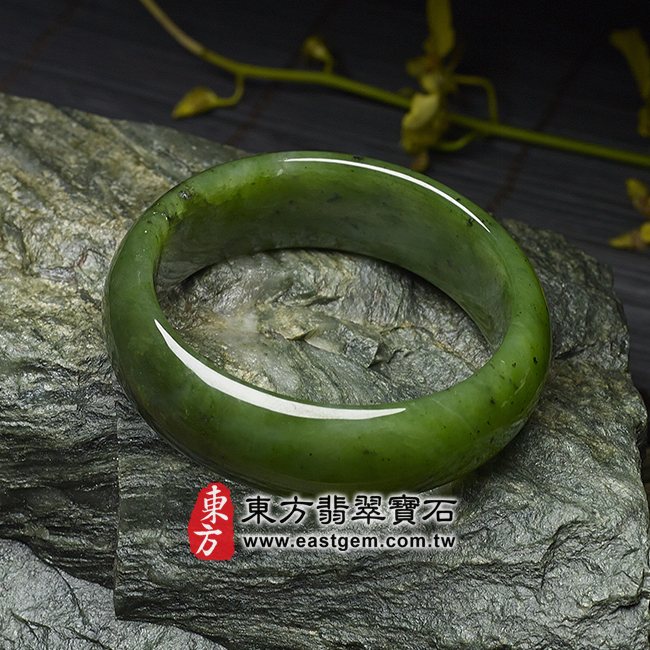 和田碧玉天然手鐲玉鐲 平面照片 碧玉手鐲、俄羅斯碧玉手鐲。(綠色,和田玉手鐲玉鐲,和闐玉手鐲玉鐲,些微透光,圓鐲18.5,RA007)。客製化訂做各種碧玉手鐲,和田玉鐲。★附和田玉雙證書 和田碧玉天然手鐲玉鐲 平面照片 碧玉手鐲、俄羅斯碧玉手鐲。(綠色,和田玉手鐲玉鐲,和闐玉手鐲玉鐲,些微透光,圓鐲18.5,RA007)。客製化訂做各種碧玉手鐲,和田玉鐲。★附和田玉雙證書