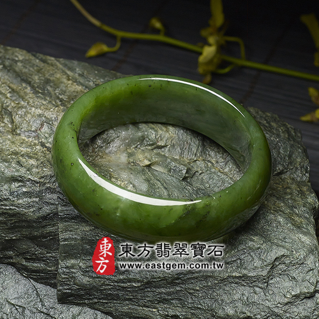 和田碧玉天然手鐲玉鐲 平面照片 碧玉手鐲、俄羅斯碧玉手鐲。(綠色,和田玉手鐲玉鐲,和闐玉手鐲玉鐲,些微透光,圓鐲18.5,RA007)。客製化訂做各種碧玉手鐲,和田玉鐲。★附和田玉雙證書 和田碧玉天然手鐲玉鐲 平面照片 碧玉手鐲、俄羅斯碧玉手鐲。(綠色,和田玉手鐲玉鐲,和闐玉手鐲玉鐲,些微透光,圓鐲18.5,RA007)。客製化訂做各種碧玉手鐲,和田玉鐲。★附和田玉雙證書
