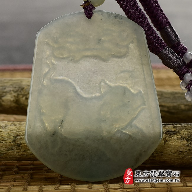 豬項鍊玉珮背面照片   翡翠豬項鍊玉珮(豬事如意:豬牌A貨翡翠豬玉珮、緬甸玉豬玉墜、豬十二生肖項鍊)。淡綠糯種豬,PG016。客製化訂做各種翡翠豬吊墜玉珮項鍊。★附A貨翡翠雙證書.jpg 豬項鍊玉珮背面照片   翡翠豬項鍊玉珮(豬事如意:豬牌A貨翡翠豬玉珮、緬甸玉豬玉墜、豬十二生肖項鍊)。淡綠糯種豬,PG016。客製化訂做各種翡翠豬吊墜玉珮項鍊。★附A貨翡翠雙證書.jpg