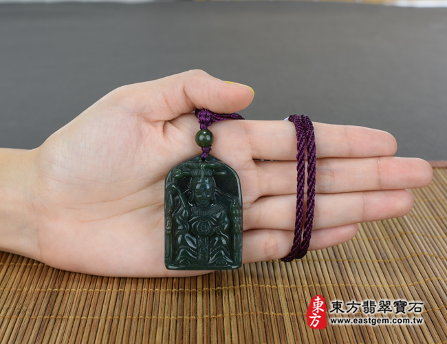 水草玉地母娘娘項鍊玉珮大小示意照片 水草玉地母娘娘項鍊玉珮(地母元君:地母娘娘牌水草玉地母娘娘玉珮、水草玉地母娘娘玉墜)。綠色水草玉地母娘娘,QN034。客製化訂做水草玉地母娘娘吊墜玉珮項鍊。★附東方翡翠寶石保證卡 水草玉地母娘娘項鍊玉珮大小示意照片 水草玉地母娘娘項鍊玉珮(地母元君:地母娘娘牌水草玉地母娘娘玉珮、水草玉地母娘娘玉墜)。綠色水草玉地母娘娘,QN034。客製化訂做水草玉地母娘娘吊墜玉珮項鍊。★附東方翡翠寶石保證卡