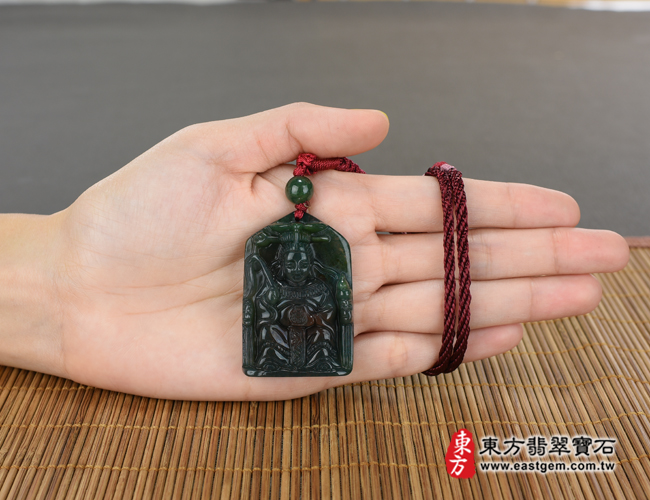 水草玉地母娘娘項鍊玉珮大小示意照片 水草玉地母娘娘項鍊玉珮(地母元君:地母娘娘牌水草玉地母娘娘玉珮、水草玉地母娘娘玉墜)。綠帶紅水草玉地母娘娘,QN035。客製化訂做水草玉地母娘娘吊墜玉珮項鍊。★附東方翡翠寶石保證卡 水草玉地母娘娘項鍊玉珮大小示意照片 水草玉地母娘娘項鍊玉珮(地母元君:地母娘娘牌水草玉地母娘娘玉珮、水草玉地母娘娘玉墜)。綠帶紅水草玉地母娘娘,QN035。客製化訂做水草玉地母娘娘吊墜玉珮項鍊。★附東方翡翠寶石保證卡