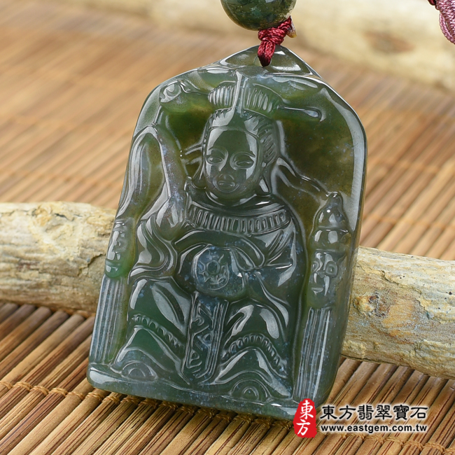 水草玉地母娘娘項鍊玉珮右側照片 水草玉地母娘娘項鍊玉珮(地母元君:地母娘娘牌水草玉地母娘娘玉珮、水草玉地母娘娘玉墜)。綠水草玉地母娘娘,QN036。客製化訂做水草玉地母娘娘吊墜玉珮項鍊。★附東方翡翠寶石保證卡 水草玉地母娘娘項鍊玉珮右側照片 水草玉地母娘娘項鍊玉珮(地母元君:地母娘娘牌水草玉地母娘娘玉珮、水草玉地母娘娘玉墜)。綠水草玉地母娘娘,QN036。客製化訂做水草玉地母娘娘吊墜玉珮項鍊。★附東方翡翠寶石保證卡