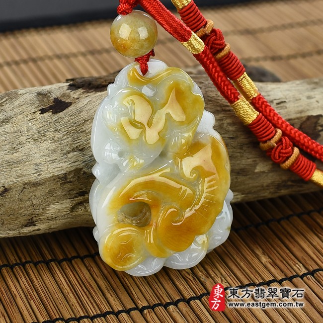 豬 左側照片 翡翠豬項鍊玉珮(豬事如意:豬牌A貨翡翠豬玉珮、緬甸玉豬玉墜、豬十二生肖項鍊)。黃翡翠豬,PG021。客製化訂做各種翡翠豬吊墜玉珮項鍊。★附A貨翡翠雙證書 豬 左側照片 翡翠豬項鍊玉珮(豬事如意:豬牌A貨翡翠豬玉珮、緬甸玉豬玉墜、豬十二生肖項鍊)。黃翡翠豬,PG021。客製化訂做各種翡翠豬吊墜玉珮項鍊。★附A貨翡翠雙證書