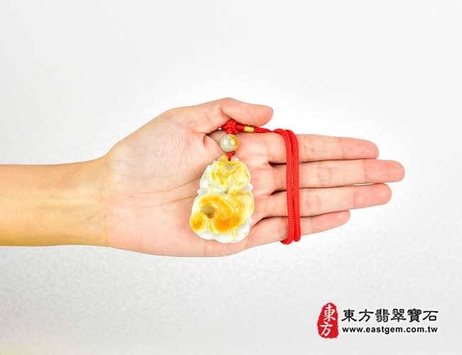 豬 情境照片 (已出售勿下標,可訂做)翡翠豬項鍊玉珮(豬事如意:豬牌A貨翡翠豬玉珮、緬甸玉豬玉墜、豬十二生肖項鍊)。黃翡翠豬,PG021。客製化訂做各種翡翠豬吊墜玉珮項鍊。★附A貨翡翠雙證書 豬 情境照片 (已出售勿下標,可訂做)翡翠豬項鍊玉珮(豬事如意:豬牌A貨翡翠豬玉珮、緬甸玉豬玉墜、豬十二生肖項鍊)。黃翡翠豬,PG021。客製化訂做各種翡翠豬吊墜玉珮項鍊。★附A貨翡翠雙證書