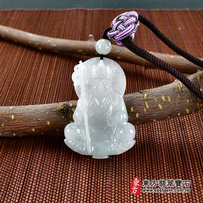 翡翠地藏王菩薩項鍊玉珮情境照片 翡翠地藏王菩薩項鍊玉珮(地藏王菩薩:地藏王菩薩牌A貨翡翠地藏王菩薩玉珮、緬甸玉地藏王菩薩玉墜)。白綠色糯種微冰地藏王菩薩,DY133。客製化訂做各種翡翠地藏王菩薩吊墜玉珮項鍊。★附A貨翡翠雙證書 翡翠地藏王菩薩項鍊玉珮情境照片 翡翠地藏王菩薩項鍊玉珮(地藏王菩薩:地藏王菩薩牌A貨翡翠地藏王菩薩玉珮、緬甸玉地藏王菩薩玉墜)。白綠色糯種微冰地藏王菩薩,DY133。客製化訂做各種翡翠地藏王菩薩吊墜玉珮項鍊。★附A貨翡翠雙證書